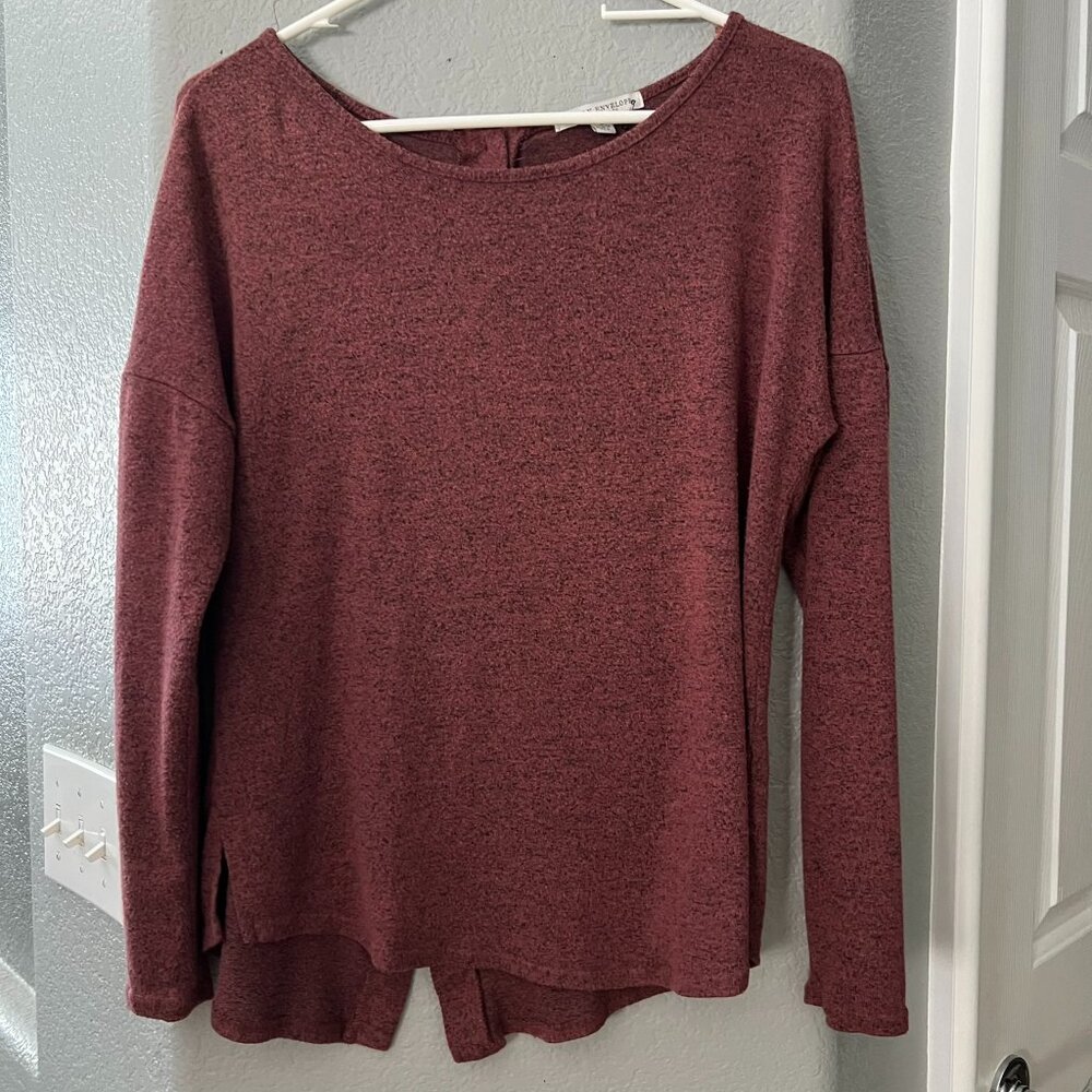 Green Envelope Women's Soft Plush Burgundy V-Neck Sweater - Size M